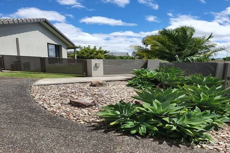 Property photo of 73 Parkes Drive Helensvale QLD 4212