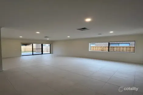 Property photo of 24 Stringybark Drive Donnybrook VIC 3064