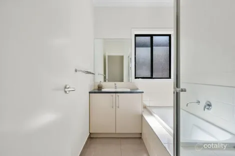 Property photo of 4 Bernhardt Drive Epping VIC 3076