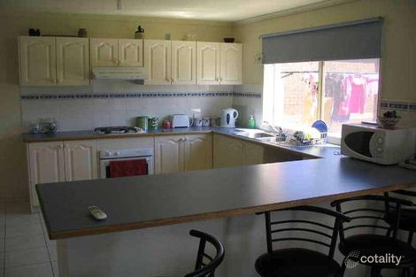 Property photo of 1 Snowberry Place Narre Warren South VIC 3805