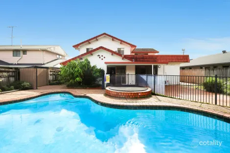 Property photo of 132 Ashmore Road Benowa QLD 4217