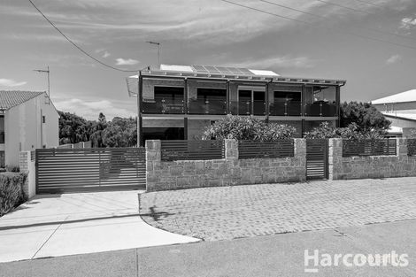 Property photo of 25 Halls Head Parade Halls Head WA 6210