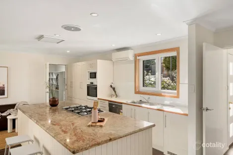 Property photo of 8 Brebner Street Evatt ACT 2617