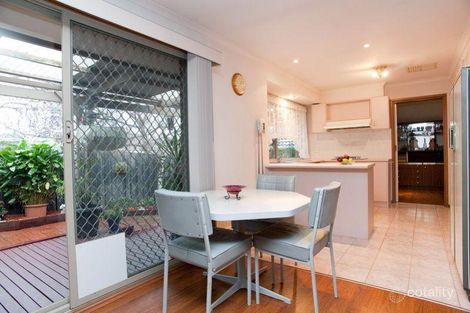 Property photo of 32 Warbler Walk South Morang VIC 3752