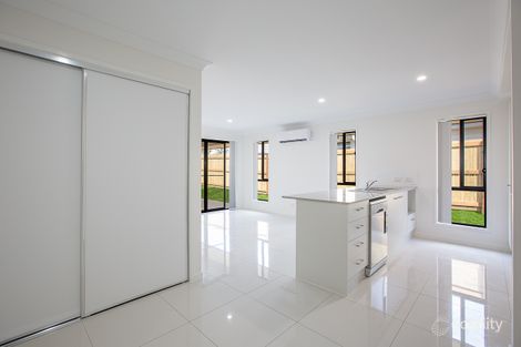 Property photo of 1/17 Baird Circuit Redbank Plains QLD 4301