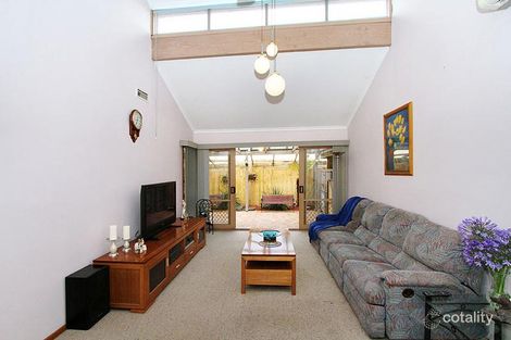 Property photo of 4 Cremin Close Mill Park VIC 3082