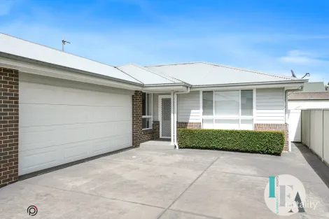 Property photo of 2/139 Central Avenue Oak Flats NSW 2529