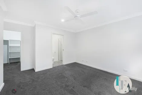 Property photo of 2/139 Central Avenue Oak Flats NSW 2529
