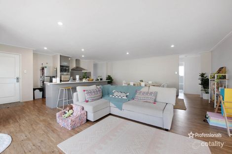 Property photo of 25 Beachcomber Hill Glenfield WA 6532