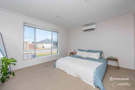 Property photo of 25 Beachcomber Hill Glenfield WA 6532
