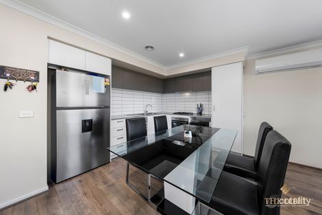 Property photo of 44 Daglish Way Werribee VIC 3030