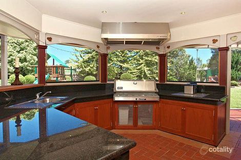 Property photo of 2 John Ball Place Werribee VIC 3030