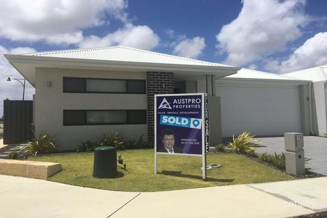 Property photo of 10 Citrine Street Treeby WA 6164