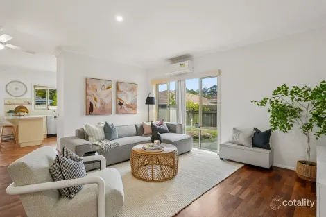8 FERNLEIGH AVE, KORORA, NSW 2450