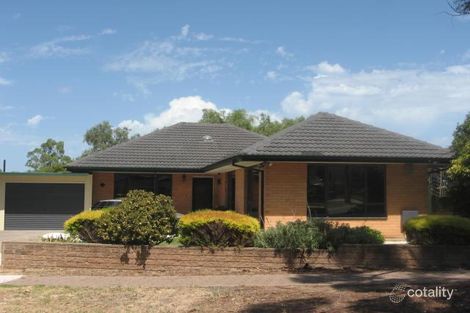 11 Lindsay Ave, Valley View, SA 5093