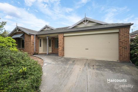 88 Sandalwood Dr, Pakenham, VIC 3810