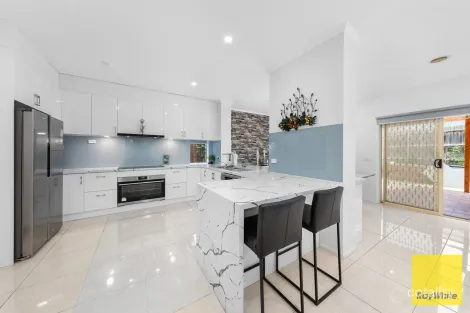 Property photo of 2 Honeyeater Court Tarneit VIC 3029