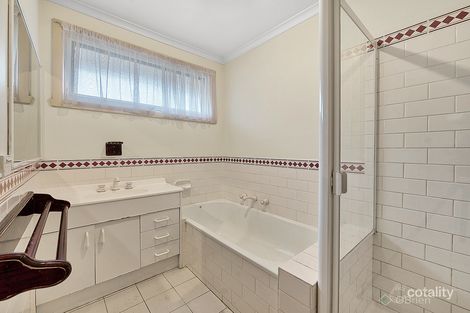 Property photo of 50 Circle Drive North Cranbourne VIC 3977