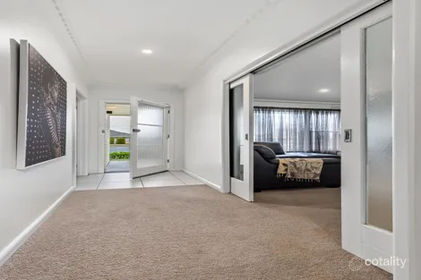 Property photo of 305 Forest Street Wendouree VIC 3355