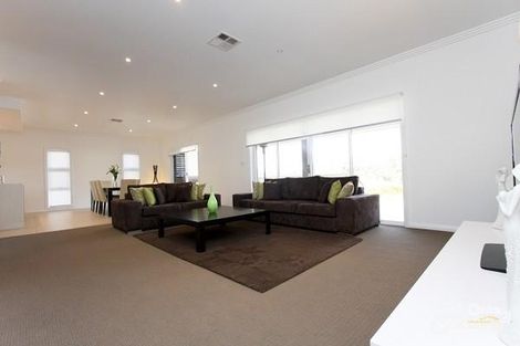 Property photo of 81 Constitution Drive Cameron Park NSW 2285