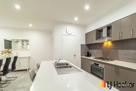 Property photo of 11 Gippsland Way Banksia Grove WA 6031