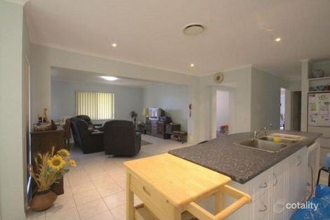 Property photo of 2 Moncrieff Court Mount Ommaney QLD 4074