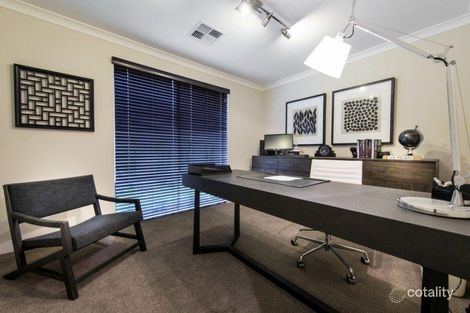 Property photo of 8 Tringa Circle Waterford WA 6152