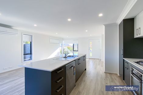 Property photo of 32 Welcome Parade Wyndham Vale VIC 3024