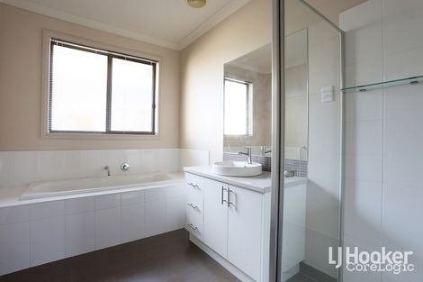 Property photo of 16 Monterey Bay Drive Point Cook VIC 3030