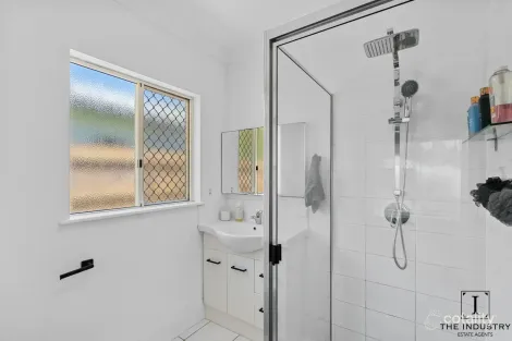 Property photo of 47 Timberlea Drive East Bentley Park QLD 4869