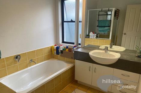 Property photo of 16 Blackwattle Circuit Arundel QLD 4214