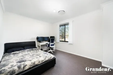 Property photo of 22 Wiregrass Avenue Denham Court NSW 2565