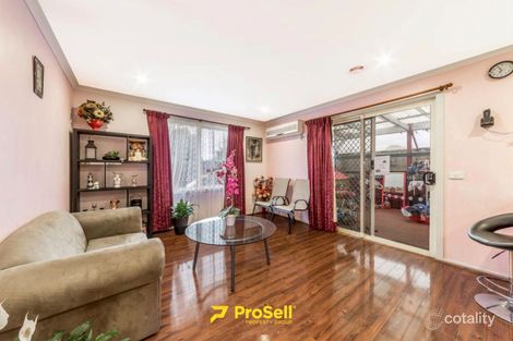 Property photo of 25 Raffindale Crescent Cranbourne West VIC 3977