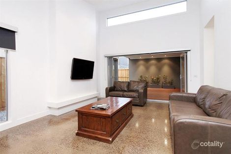 Property photo of 28 Yankos Drive Werribee VIC 3030