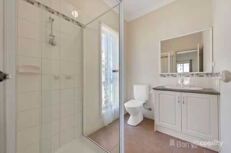 Property photo of 6 Petrel Circuit Pakenham VIC 3810