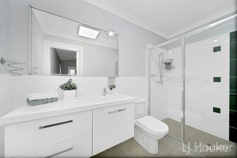 Property photo of 1 Elaroo Place Jerrabomberra NSW 2619