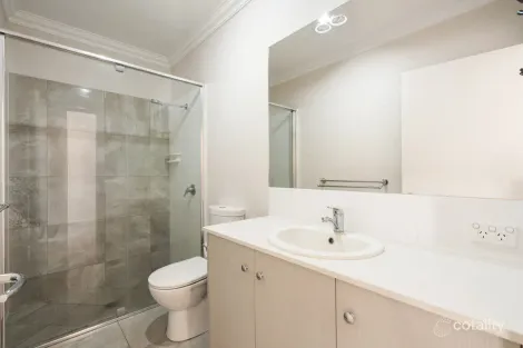 Property photo of 2/15 Cranley Street South Toowoomba QLD 4350