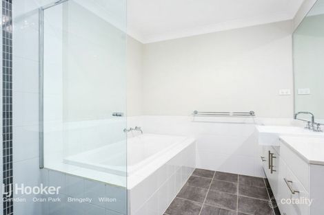 Property photo of 16 Thoroughbred Drive Cobbitty NSW 2570