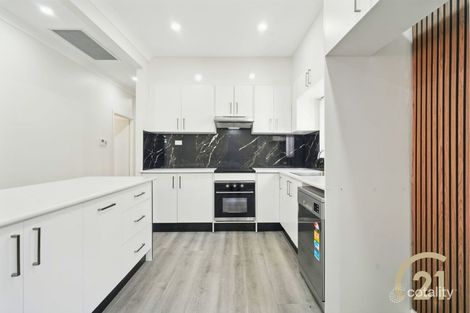 Property photo of 814 The Horsley Drive Smithfield NSW 2164