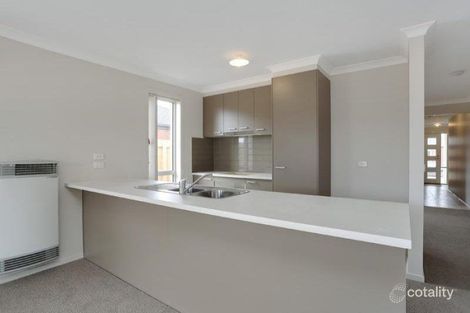 Property photo of 14 Watergum Way Wallan VIC 3756