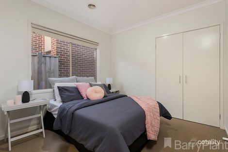Property photo of 19 Edge View Point Cook VIC 3030