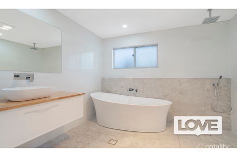 Property photo of 81 Enterprise Way Woodrising NSW 2284