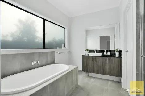 Property photo of 3 Midewin Way Wyndham Vale VIC 3024