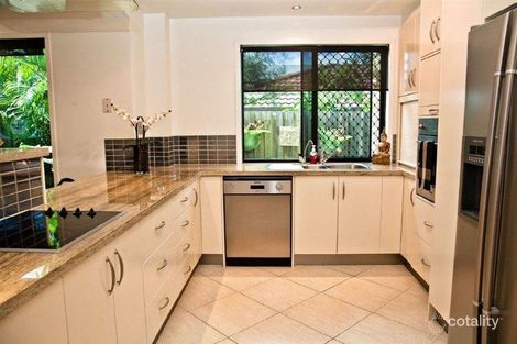 Property photo of 2/27 Donald Avenue Paradise Point QLD 4216
