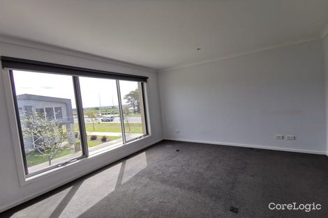 Property photo of 12 Aviara Walk Cranbourne VIC 3977