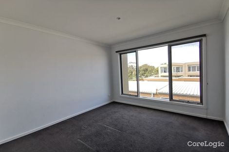 Property photo of 12 Aviara Walk Cranbourne VIC 3977