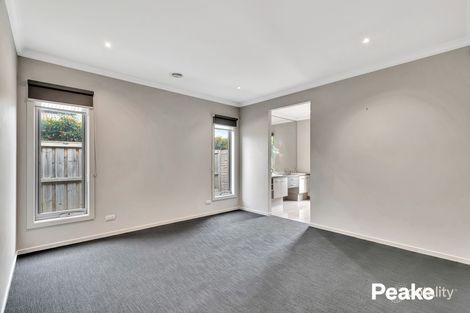 Property photo of 17 Chedword Road Cranbourne North VIC 3977