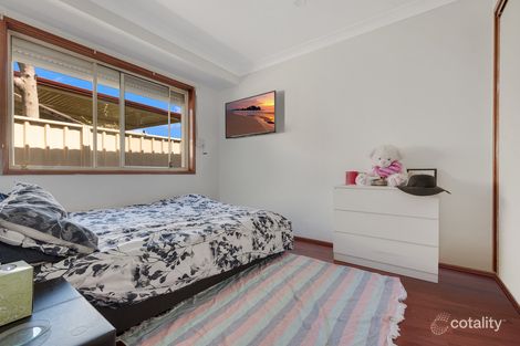 Property photo of 2 Titania Place Rosemeadow NSW 2560