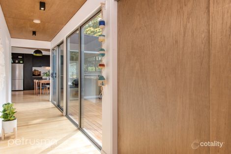 Property photo of 114 Karoola Road Lindisfarne TAS 7015