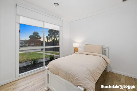 Property photo of 3 Dartmoor Court Meadow Heights VIC 3048